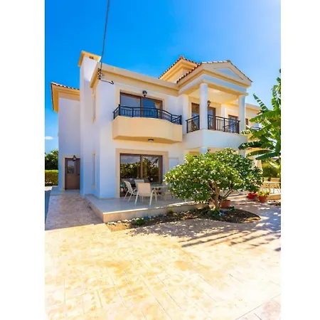 Dora Villa